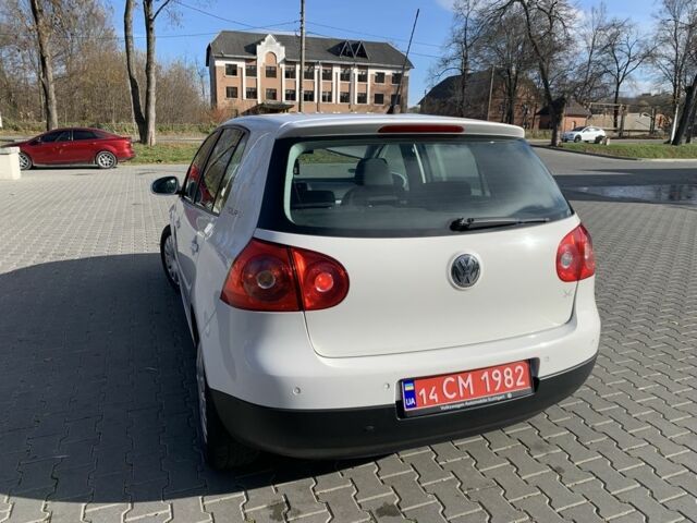 Білий Фольксваген Гольф, об'ємом двигуна 1.4 л та пробігом 180 тис. км за 5750 $, фото 6 на Automoto.ua