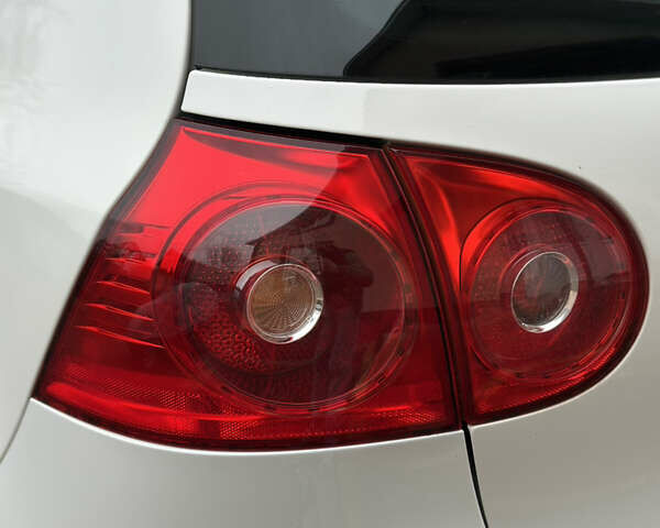 Белый Фольксваген Гольф, объемом двигателя 1.6 л и пробегом 215 тыс. км за 6500 $, фото 79 на Automoto.ua