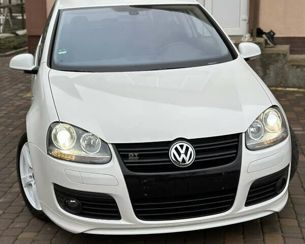 Белый Фольксваген Гольф, объемом двигателя 1.6 л и пробегом 215 тыс. км за 6500 $, фото 10 на Automoto.ua