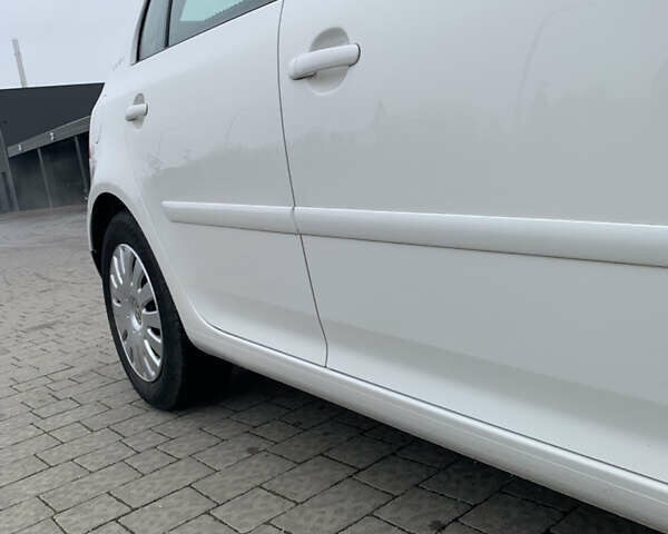 Белый Фольксваген Гольф, объемом двигателя 1.4 л и пробегом 181 тыс. км за 5570 $, фото 51 на Automoto.ua