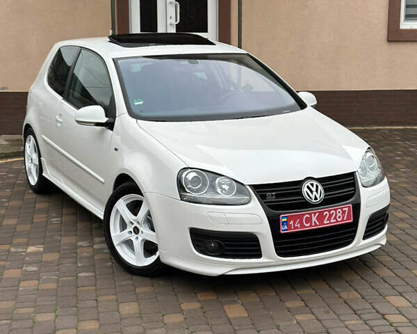 Белый Фольксваген Гольф, объемом двигателя 1.6 л и пробегом 215 тыс. км за 6500 $, фото 141 на Automoto.ua