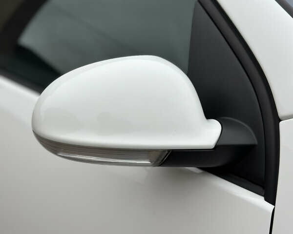 Белый Фольксваген Гольф, объемом двигателя 1.6 л и пробегом 215 тыс. км за 6500 $, фото 56 на Automoto.ua