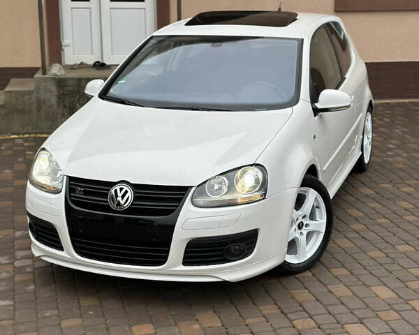 Белый Фольксваген Гольф, объемом двигателя 1.6 л и пробегом 215 тыс. км за 6500 $, фото 14 на Automoto.ua