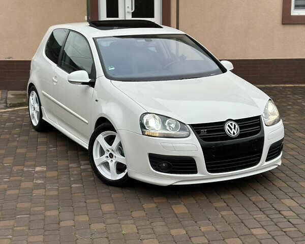 Белый Фольксваген Гольф, объемом двигателя 1.6 л и пробегом 215 тыс. км за 6500 $, фото 2 на Automoto.ua