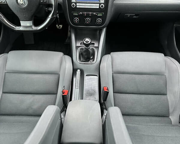 Белый Фольксваген Гольф, объемом двигателя 1.6 л и пробегом 215 тыс. км за 6500 $, фото 86 на Automoto.ua