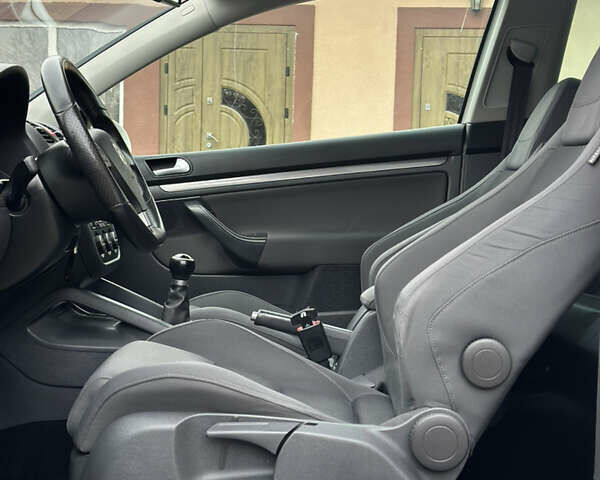 Белый Фольксваген Гольф, объемом двигателя 1.6 л и пробегом 215 тыс. км за 6500 $, фото 100 на Automoto.ua