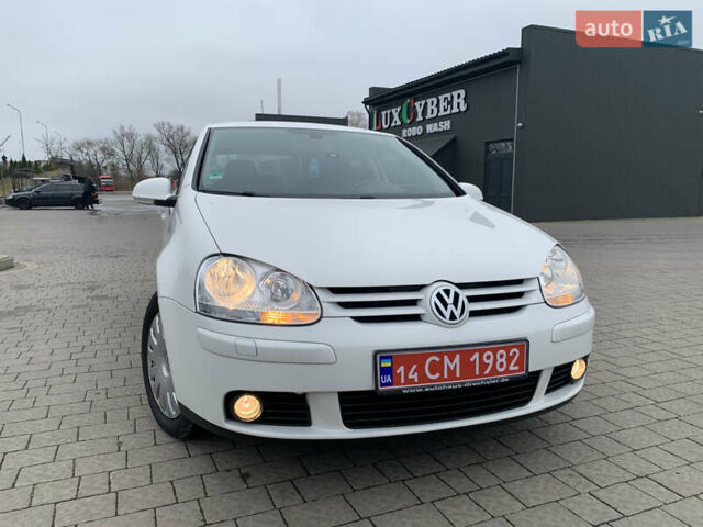 Белый Фольксваген Гольф, объемом двигателя 1.4 л и пробегом 181 тыс. км за 5570 $, фото 53 на Automoto.ua