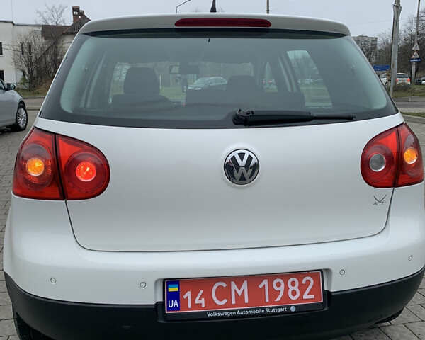 Белый Фольксваген Гольф, объемом двигателя 1.4 л и пробегом 181 тыс. км за 5570 $, фото 15 на Automoto.ua