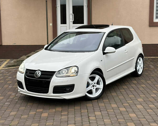 Белый Фольксваген Гольф, объемом двигателя 1.6 л и пробегом 215 тыс. км за 6500 $, фото 12 на Automoto.ua