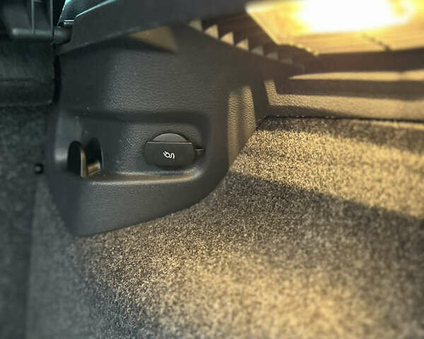 Белый Фольксваген Гольф, объемом двигателя 1.6 л и пробегом 215 тыс. км за 6500 $, фото 138 на Automoto.ua