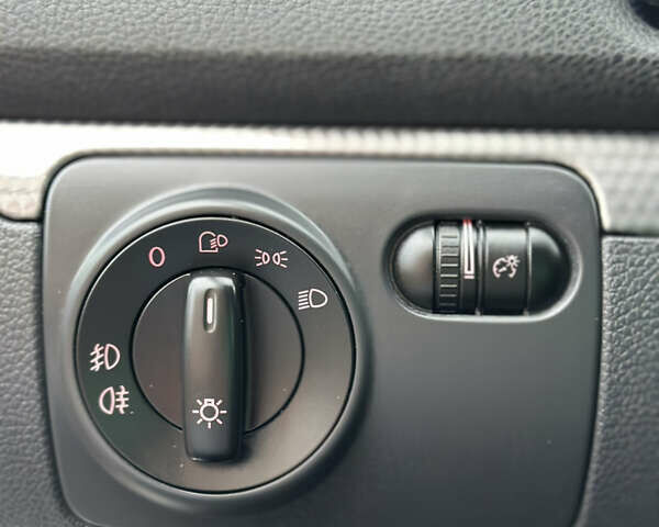 Белый Фольксваген Гольф, объемом двигателя 1.6 л и пробегом 215 тыс. км за 6500 $, фото 116 на Automoto.ua