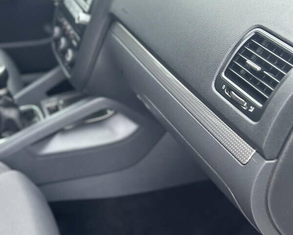 Белый Фольксваген Гольф, объемом двигателя 1.6 л и пробегом 215 тыс. км за 6500 $, фото 135 на Automoto.ua