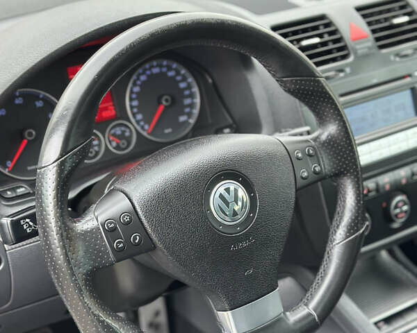 Белый Фольксваген Гольф, объемом двигателя 1.6 л и пробегом 215 тыс. км за 6500 $, фото 112 на Automoto.ua