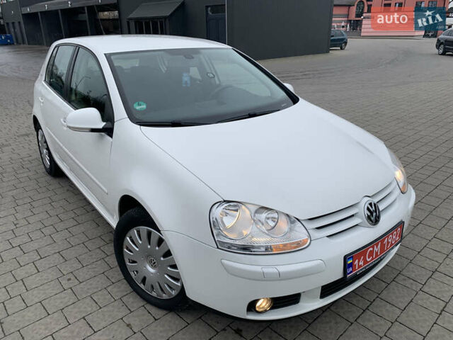 Белый Фольксваген Гольф, объемом двигателя 1.4 л и пробегом 181 тыс. км за 5570 $, фото 52 на Automoto.ua