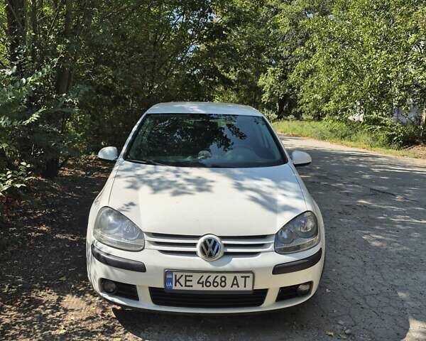 Белый Фольксваген Гольф, объемом двигателя 1.4 л и пробегом 227 тыс. км за 8300 $, фото 5 на Automoto.ua