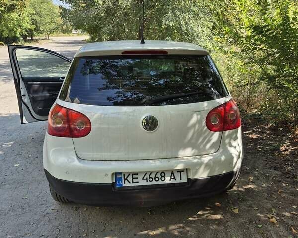 Белый Фольксваген Гольф, объемом двигателя 1.4 л и пробегом 227 тыс. км за 8300 $, фото 4 на Automoto.ua