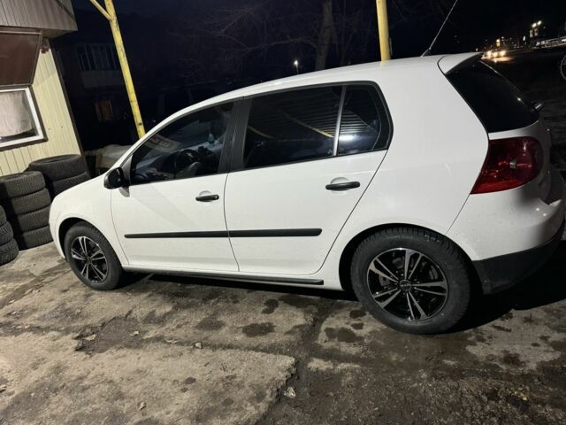 Білий Фольксваген Гольф, об'ємом двигуна 1.6 л та пробігом 65 тис. км за 10000 $, фото 4 на Automoto.ua