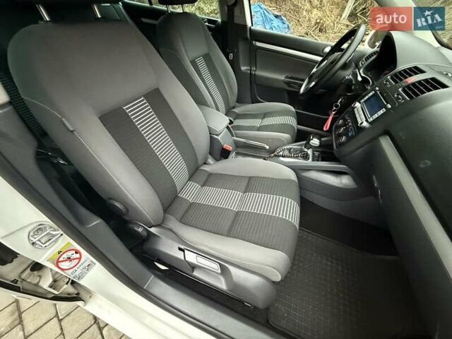 Белый Фольксваген Гольф, объемом двигателя 1.4 л и пробегом 195 тыс. км за 7200 $, фото 21 на Automoto.ua