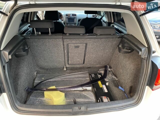 Белый Фольксваген Гольф, объемом двигателя 1.6 л и пробегом 184 тыс. км за 5400 $, фото 6 на Automoto.ua