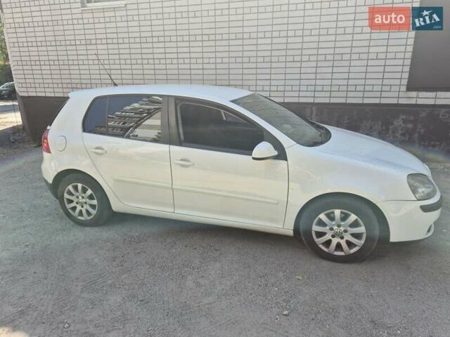 Белый Фольксваген Гольф, объемом двигателя 1.4 л и пробегом 227 тыс. км за 8300 $, фото 2 на Automoto.ua
