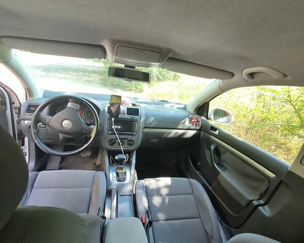 Белый Фольксваген Гольф, объемом двигателя 1.4 л и пробегом 227 тыс. км за 8300 $, фото 6 на Automoto.ua