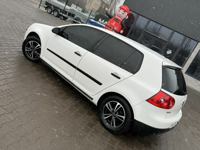 Білий Фольксваген Гольф, об'ємом двигуна 1.6 л та пробігом 65 тис. км за 10000 $, фото 3 на Automoto.ua