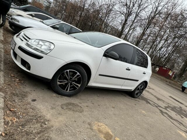 Білий Фольксваген Гольф, об'ємом двигуна 1.6 л та пробігом 65 тис. км за 10000 $, фото 5 на Automoto.ua