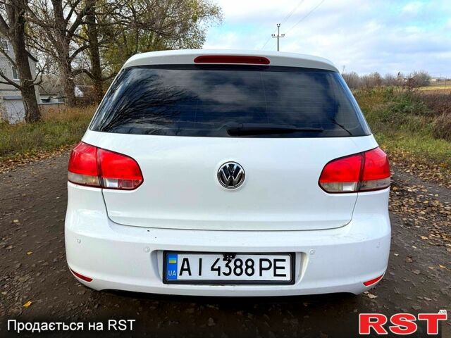 Белый Фольксваген Гольф, объемом двигателя 1.6 л и пробегом 200 тыс. км за 5900 $, фото 2 на Automoto.ua