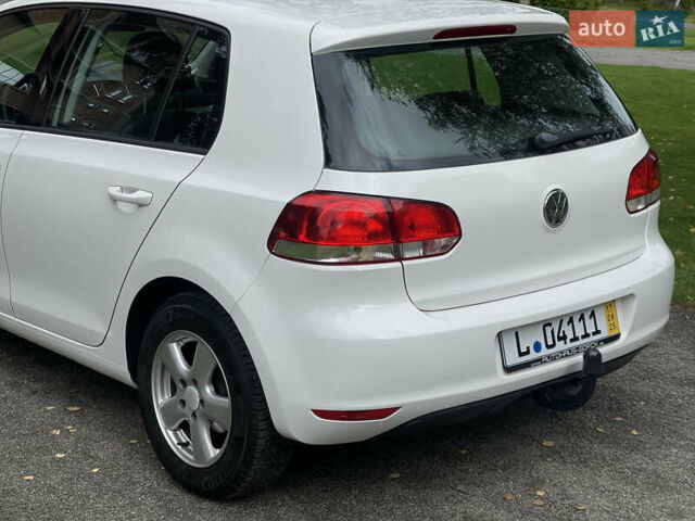 Білий Фольксваген Гольф, об'ємом двигуна 1.6 л та пробігом 185 тис. км за 7799 $, фото 8 на Automoto.ua