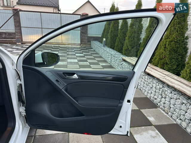 Белый Фольксваген Гольф, объемом двигателя 1.8 л и пробегом 103 тыс. км за 8500 $, фото 59 на Automoto.ua