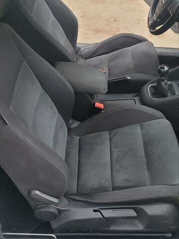 Белый Фольксваген Гольф, объемом двигателя 1.39 л и пробегом 246 тыс. км за 6500 $, фото 14 на Automoto.ua