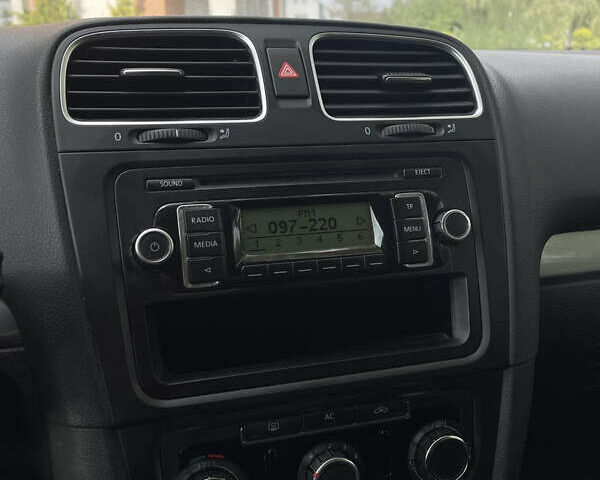 Білий Фольксваген Гольф, об'ємом двигуна 1.6 л та пробігом 185 тис. км за 7799 $, фото 28 на Automoto.ua