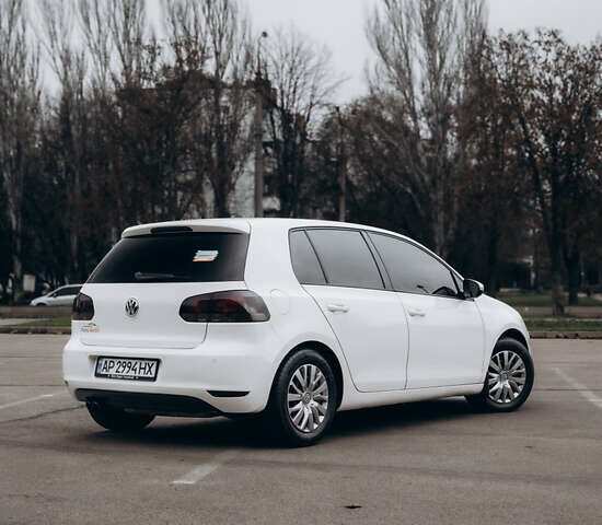 Белый Фольксваген Гольф, объемом двигателя 1.39 л и пробегом 225 тыс. км за 8199 $, фото 6 на Automoto.ua