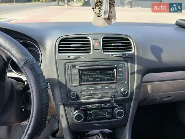 Белый Фольксваген Гольф, объемом двигателя 1.4 л и пробегом 162 тыс. км за 6999 $, фото 5 на Automoto.ua