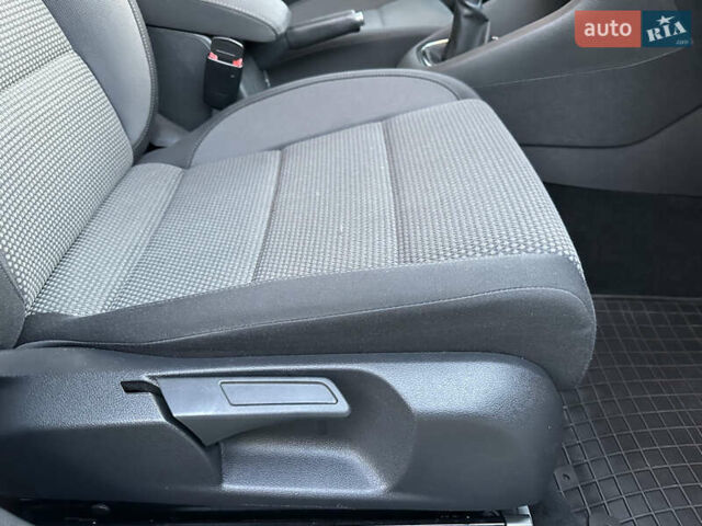 Белый Фольксваген Гольф, объемом двигателя 1.8 л и пробегом 103 тыс. км за 8500 $, фото 65 на Automoto.ua