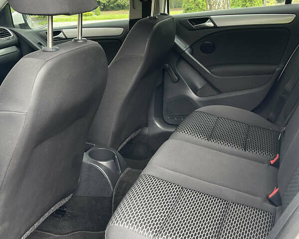 Білий Фольксваген Гольф, об'ємом двигуна 1.6 л та пробігом 185 тис. км за 7799 $, фото 20 на Automoto.ua