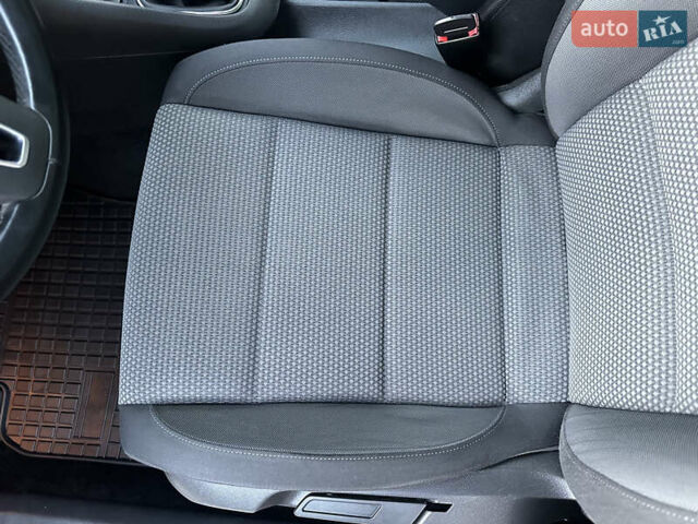 Белый Фольксваген Гольф, объемом двигателя 1.8 л и пробегом 103 тыс. км за 8500 $, фото 32 на Automoto.ua