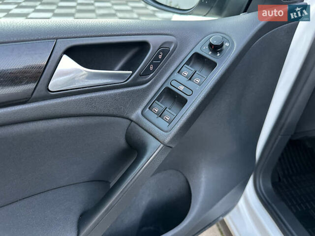 Белый Фольксваген Гольф, объемом двигателя 1.8 л и пробегом 103 тыс. км за 8500 $, фото 29 на Automoto.ua