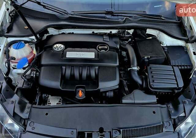 Білий Фольксваген Гольф, об'ємом двигуна 1.6 л та пробігом 120 тис. км за 9499 $, фото 1 на Automoto.ua