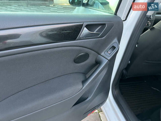 Белый Фольксваген Гольф, объемом двигателя 1.8 л и пробегом 103 тыс. км за 8500 $, фото 36 на Automoto.ua