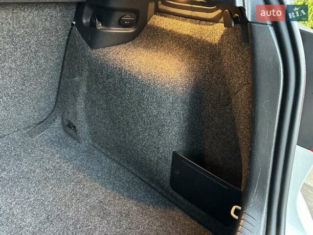 Белый Фольксваген Гольф, объемом двигателя 1.8 л и пробегом 103 тыс. км за 8500 $, фото 45 на Automoto.ua