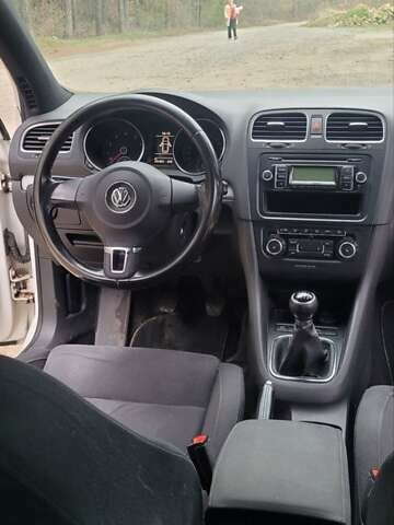 Белый Фольксваген Гольф, объемом двигателя 1.39 л и пробегом 246 тыс. км за 6500 $, фото 12 на Automoto.ua