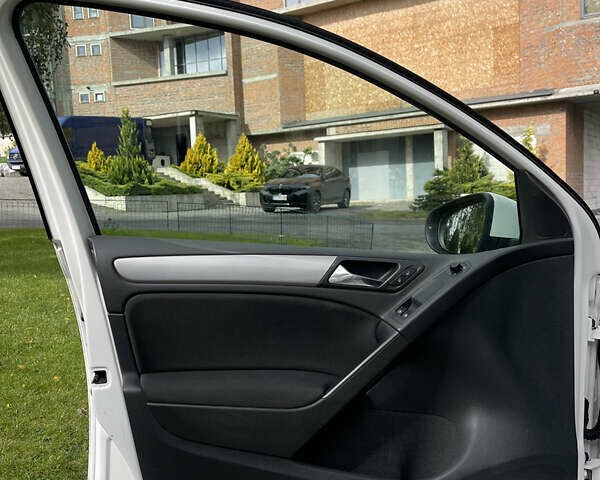 Білий Фольксваген Гольф, об'ємом двигуна 1.6 л та пробігом 185 тис. км за 7799 $, фото 18 на Automoto.ua