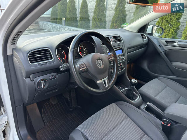 Белый Фольксваген Гольф, объемом двигателя 1.8 л и пробегом 103 тыс. км за 8500 $, фото 69 на Automoto.ua