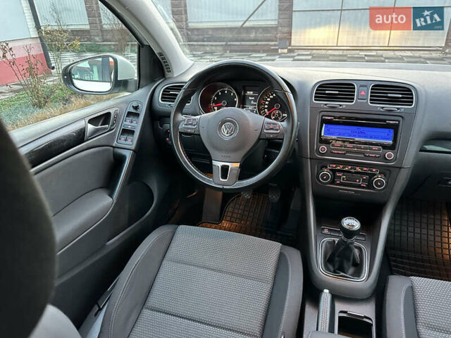 Белый Фольксваген Гольф, объемом двигателя 1.8 л и пробегом 103 тыс. км за 8500 $, фото 75 на Automoto.ua