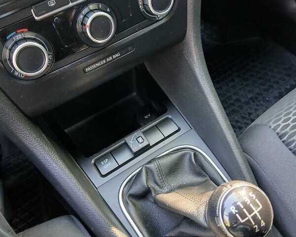 Білий Фольксваген Гольф, об'ємом двигуна 1.39 л та пробігом 187 тис. км за 7150 $, фото 5 на Automoto.ua