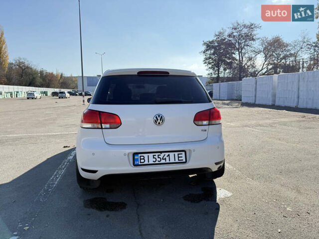 Белый Фольксваген Гольф, объемом двигателя 1.6 л и пробегом 120 тыс. км за 9500 $, фото 1 на Automoto.ua