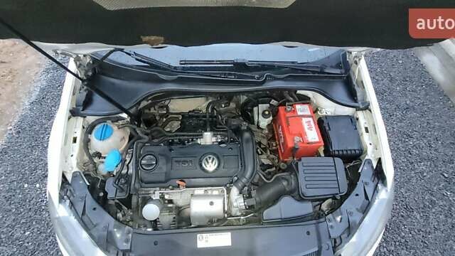 Белый Фольксваген Гольф, объемом двигателя 1.39 л и пробегом 246 тыс. км за 6500 $, фото 16 на Automoto.ua