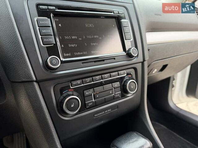 Белый Фольксваген Гольф, объемом двигателя 1.8 л и пробегом 195 тыс. км за 8700 $, фото 16 на Automoto.ua