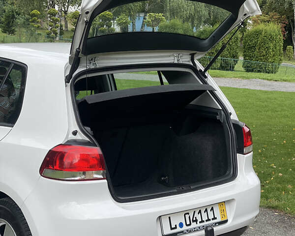 Білий Фольксваген Гольф, об'ємом двигуна 1.6 л та пробігом 185 тис. км за 7799 $, фото 29 на Automoto.ua